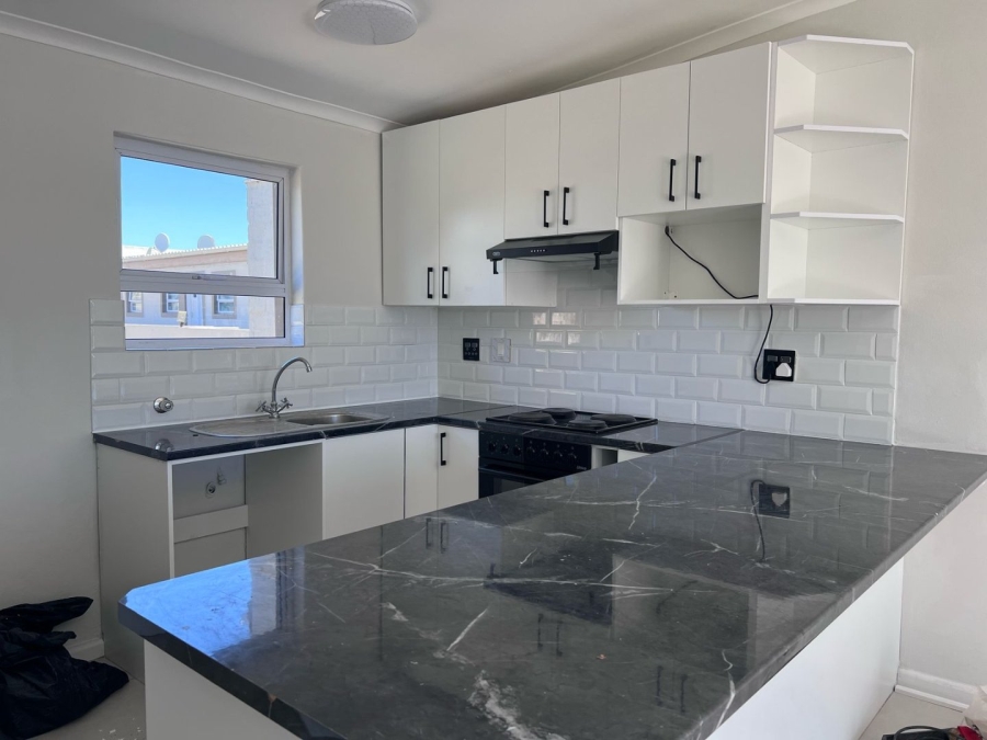 To Let 2 Bedroom Property for Rent in Parklands Western Cape
